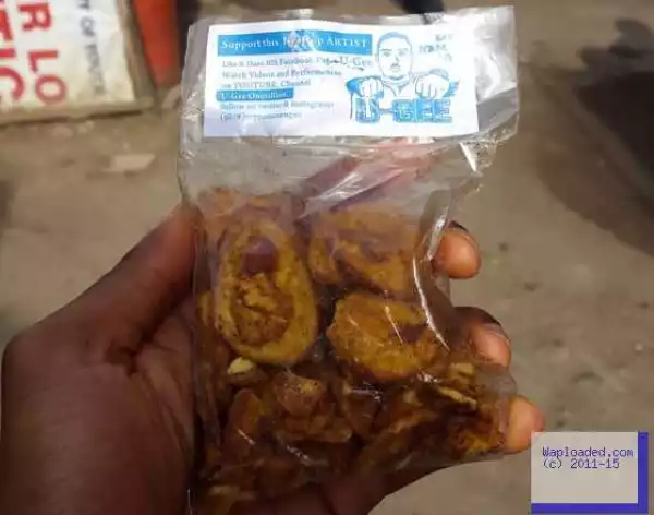 See What A Nigerian Artiste Did With Plaintain Chips Sachet